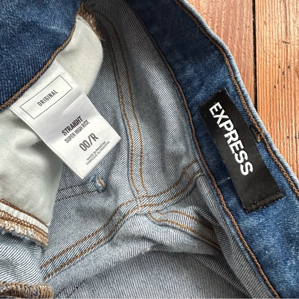 Express Straight Super High Rise jeans 00 R - Picture 3 of 4